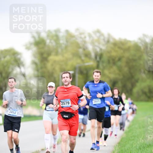 07.04.2024 - 43. Internationalen Wilhelmsburger Insellauf Dr. Thomas Lammeyer http://msf.ph/oto/6042019 07.04.2024 10:39:39 Laufen 3452, 349, 2579, 2601 meine-sportfotos.de
