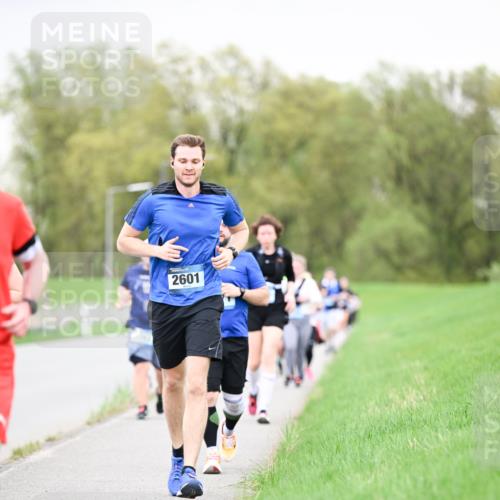 07.04.2024 - 43. Internationalen Wilhelmsburger Insellauf Dr. Thomas Lammeyer http://msf.ph/oto/6042038 07.04.2024 10:39:42 Laufen 2601 meine-sportfotos.de