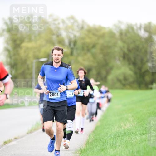 07.04.2024 - 43. Internationalen Wilhelmsburger Insellauf Dr. Thomas Lammeyer http://msf.ph/oto/6042040 07.04.2024 10:39:42 Laufen 2601, 2571 meine-sportfotos.de