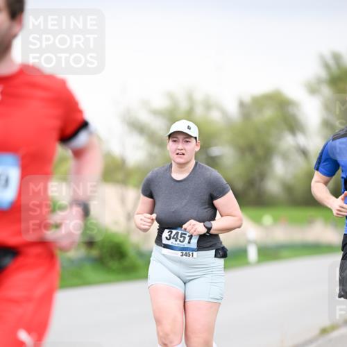 07.04.2024 - 43. Internationalen Wilhelmsburger Insellauf Dr. Thomas Lammeyer http://msf.ph/oto/6042051 07.04.2024 10:39:44 Laufen 3451, 3451 meine-sportfotos.de