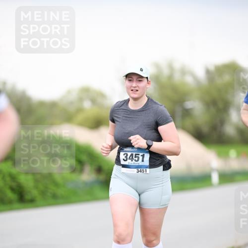 07.04.2024 - 43. Internationalen Wilhelmsburger Insellauf Dr. Thomas Lammeyer http://msf.ph/oto/6042055 07.04.2024 10:39:45 Laufen 3451, 3451 meine-sportfotos.de