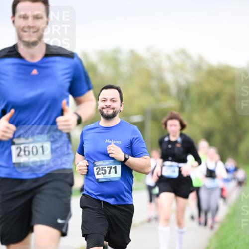 07.04.2024 - 43. Internationalen Wilhelmsburger Insellauf Dr. Thomas Lammeyer http://msf.ph/oto/6042058 07.04.2024 10:39:46 Laufen 2601, 2571 meine-sportfotos.de