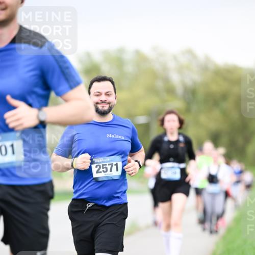 07.04.2024 - 43. Internationalen Wilhelmsburger Insellauf Dr. Thomas Lammeyer http://msf.ph/oto/6042061 07.04.2024 10:39:46 Laufen 01, 2571 meine-sportfotos.de