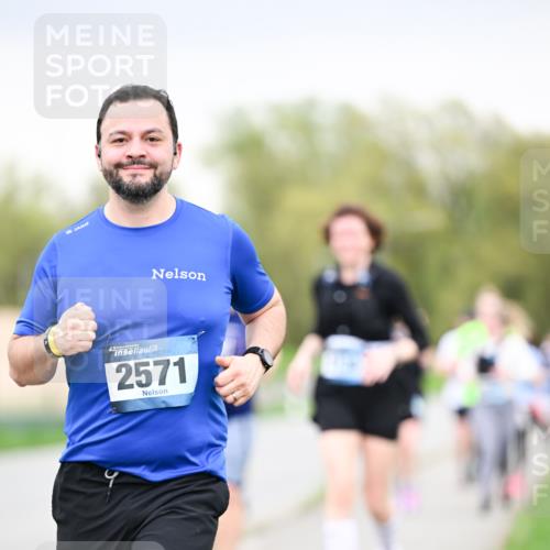 07.04.2024 - 43. Internationalen Wilhelmsburger Insellauf Dr. Thomas Lammeyer http://msf.ph/oto/6042069 07.04.2024 10:39:48 Laufen 2571 meine-sportfotos.de