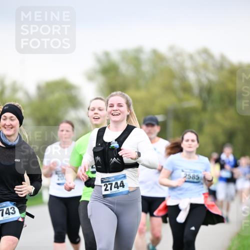 07.04.2024 - 43. Internationalen Wilhelmsburger Insellauf Dr. Thomas Lammeyer http://msf.ph/oto/6042103 07.04.2024 10:39:55 Laufen 10, 743, 2744, 2585, 4505 meine-sportfotos.de