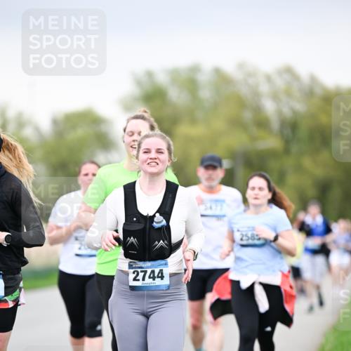 07.04.2024 - 43. Internationalen Wilhelmsburger Insellauf Dr. Thomas Lammeyer http://msf.ph/oto/6042105 07.04.2024 10:39:55 Laufen 2744, 2585 meine-sportfotos.de