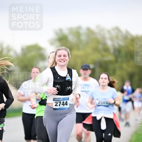07.04.2024 - 43. Internationalen Wilhelmsburger Insellauf Dr. Thomas Lammeyer http://msf.ph/oto/6042106 07.04.2024 10:39:56 Laufen 2744, 2585 meine-sportfotos.de