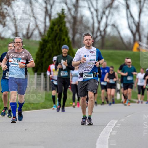 07.04.2024 - 43. Internationalen Wilhelmsburger Insellauf Michael Strokosch http://msf.ph/oto/6042117 07.04.2024 10:55:47 Laufen 757, 33, 3548, 3067, 60, 2488 meine-sportfotos.de