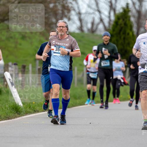 07.04.2024 - 43. Internationalen Wilhelmsburger Insellauf Michael Strokosch http://msf.ph/oto/6042129 07.04.2024 10:55:51 Laufen 3757, 35, 3548, 60, 2488 meine-sportfotos.de