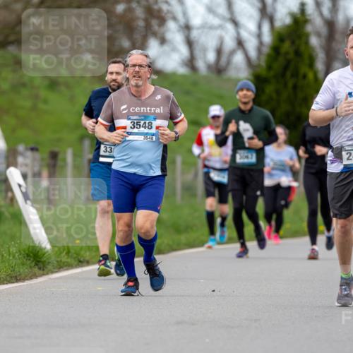 07.04.2024 - 43. Internationalen Wilhelmsburger Insellauf Michael Strokosch http://msf.ph/oto/6042131 07.04.2024 10:55:51 Laufen 60, 3757, 33, 3548, 3548, 2488 meine-sportfotos.de