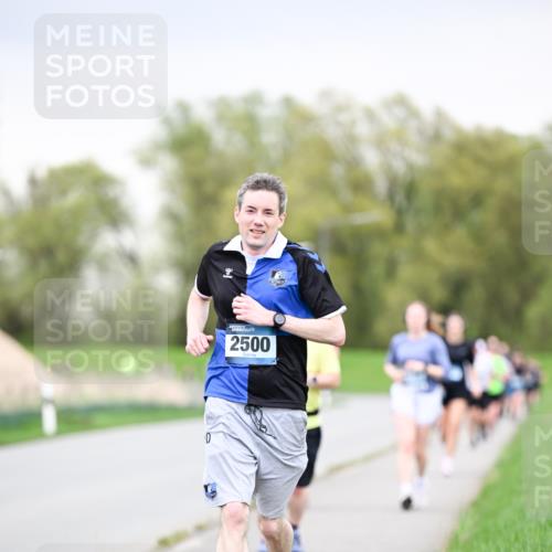 07.04.2024 - 43. Internationalen Wilhelmsburger Insellauf Dr. Thomas Lammeyer http://msf.ph/oto/6042155 07.04.2024 10:40:05 Laufen 2500 meine-sportfotos.de