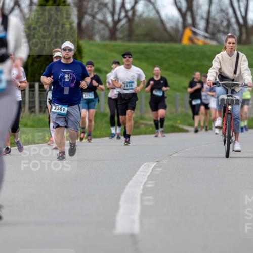 07.04.2024 - 43. Internationalen Wilhelmsburger Insellauf Michael Strokosch http://msf.ph/oto/6042156 07.04.2024 10:56:22 Laufen 2701, 3361, 2752, 2835 meine-sportfotos.de