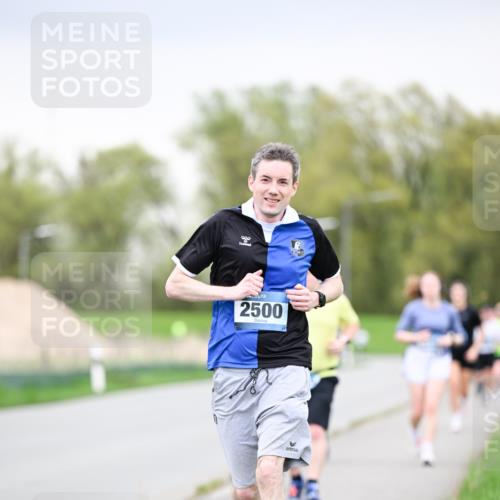 07.04.2024 - 43. Internationalen Wilhelmsburger Insellauf Dr. Thomas Lammeyer http://msf.ph/oto/6042162 07.04.2024 10:40:06 Laufen 2500 meine-sportfotos.de