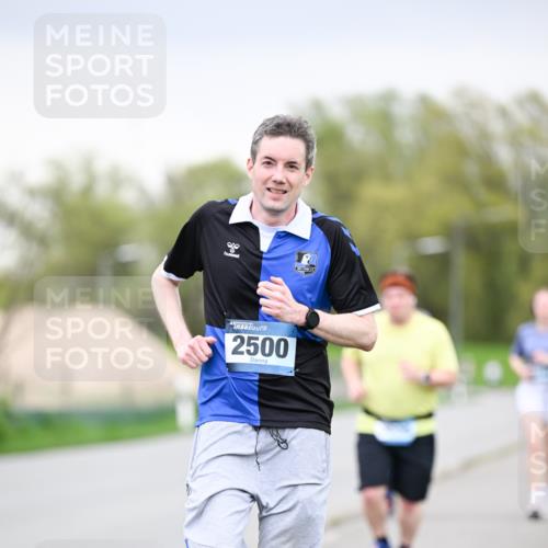 07.04.2024 - 43. Internationalen Wilhelmsburger Insellauf Dr. Thomas Lammeyer http://msf.ph/oto/6042177 07.04.2024 10:40:07 Laufen 188, 2500, 26 meine-sportfotos.de