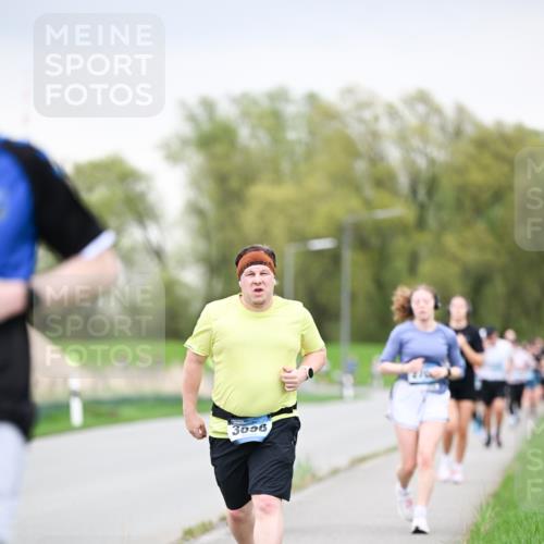 07.04.2024 - 43. Internationalen Wilhelmsburger Insellauf Dr. Thomas Lammeyer http://msf.ph/oto/6042179 07.04.2024 10:40:08 Laufen 3006 meine-sportfotos.de