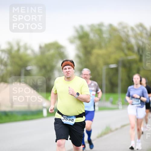 07.04.2024 - 43. Internationalen Wilhelmsburger Insellauf Dr. Thomas Lammeyer http://msf.ph/oto/6042194 07.04.2024 10:40:09 Laufen 3098 meine-sportfotos.de