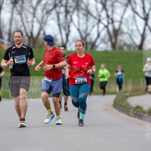 07.04.2024 - 43. Internationalen Wilhelmsburger Insellauf Michael Strokosch http://msf.ph/oto/6042195 07.04.2024 10:56:52 Laufen 33, 3866, 282, 2248 meine-sportfotos.de