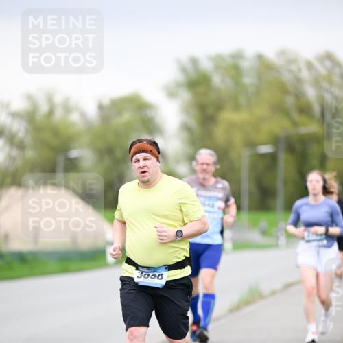 07.04.2024 - 43. Internationalen Wilhelmsburger Insellauf Dr. Thomas Lammeyer http://msf.ph/oto/6042196 07.04.2024 10:40:09 Laufen 3038 meine-sportfotos.de