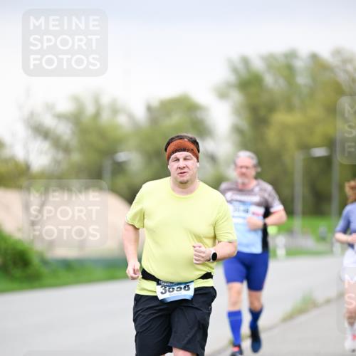 07.04.2024 - 43. Internationalen Wilhelmsburger Insellauf Dr. Thomas Lammeyer http://msf.ph/oto/6042202 07.04.2024 10:40:09 Laufen 3056 meine-sportfotos.de
