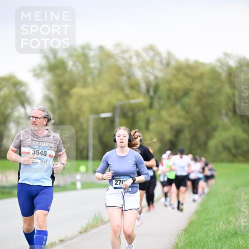 07.04.2024 - 43. Internationalen Wilhelmsburger Insellauf Dr. Thomas Lammeyer http://msf.ph/oto/6042206 07.04.2024 10:40:10 Laufen 3548, 3548, 270, 2708 meine-sportfotos.de