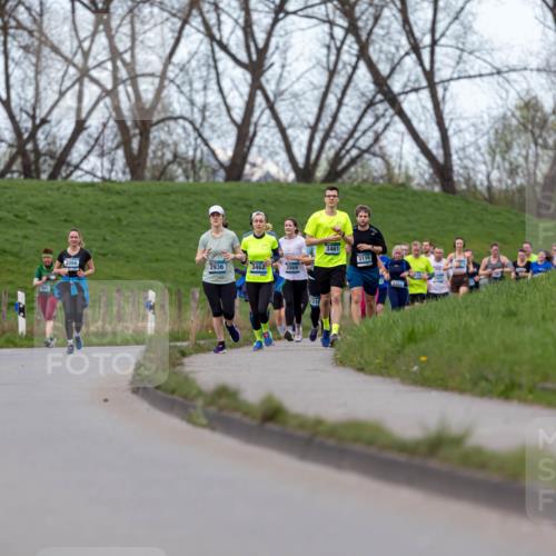 07.04.2024 - 43. Internationalen Wilhelmsburger Insellauf Michael Strokosch http://msf.ph/oto/6042208 07.04.2024 10:56:59 Laufen 3002, 3066, 2936, 3462, 2869, 3461, 3116 meine-sportfotos.de
