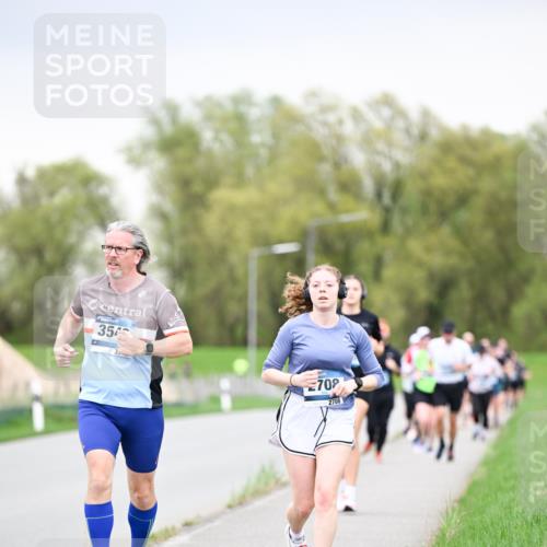 07.04.2024 - 43. Internationalen Wilhelmsburger Insellauf Dr. Thomas Lammeyer http://msf.ph/oto/6042211 07.04.2024 10:40:10 Laufen 35, 70, 2708 meine-sportfotos.de