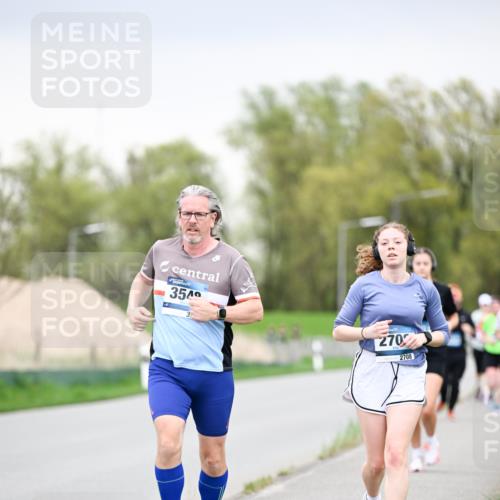 07.04.2024 - 43. Internationalen Wilhelmsburger Insellauf Dr. Thomas Lammeyer http://msf.ph/oto/6042215 07.04.2024 10:40:11 Laufen 3549, 270, 2708 meine-sportfotos.de