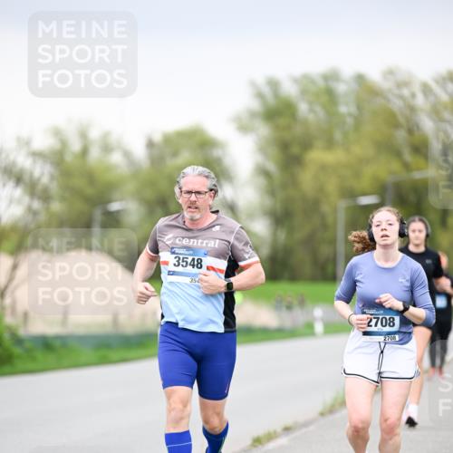 07.04.2024 - 43. Internationalen Wilhelmsburger Insellauf Dr. Thomas Lammeyer http://msf.ph/oto/6042217 07.04.2024 10:40:11 Laufen 3548, 3, 354, 2708, 2708 meine-sportfotos.de