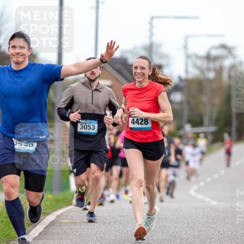 07.04.2024 - 43. Internationalen Wilhelmsburger Insellauf Michael Strokosch http://msf.ph/oto/6042218 07.04.2024 11:01:47 Laufen 3450, 3053, 4428 meine-sportfotos.de