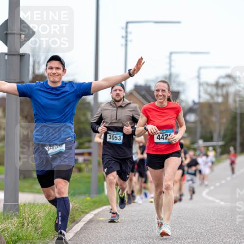 07.04.2024 - 43. Internationalen Wilhelmsburger Insellauf Michael Strokosch http://msf.ph/oto/6042220 07.04.2024 11:01:47 Laufen 3053, 3430, 4422 meine-sportfotos.de