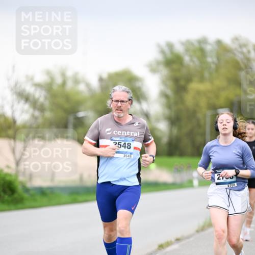 07.04.2024 - 43. Internationalen Wilhelmsburger Insellauf Dr. Thomas Lammeyer http://msf.ph/oto/6042222 07.04.2024 10:40:12 Laufen 2548, 3548, 2125, 2708 meine-sportfotos.de