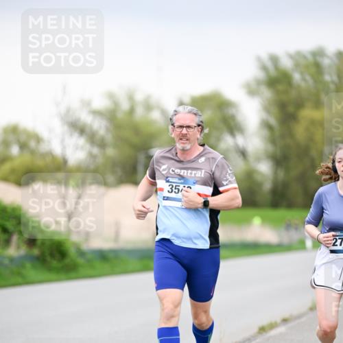 07.04.2024 - 43. Internationalen Wilhelmsburger Insellauf Dr. Thomas Lammeyer http://msf.ph/oto/6042229 07.04.2024 10:40:12 Laufen 35, 27 meine-sportfotos.de