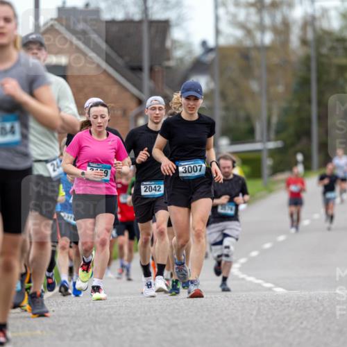 07.04.2024 - 43. Internationalen Wilhelmsburger Insellauf Michael Strokosch http://msf.ph/oto/6042230 07.04.2024 11:01:51 Laufen 20, 2042, 3007, 3676 meine-sportfotos.de