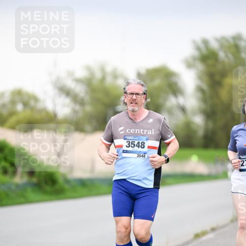 07.04.2024 - 43. Internationalen Wilhelmsburger Insellauf Dr. Thomas Lammeyer http://msf.ph/oto/6042231 07.04.2024 10:40:12 Laufen 3548, 3548, 27 meine-sportfotos.de