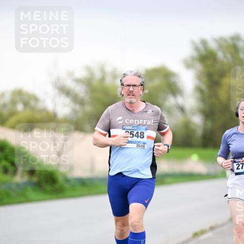 07.04.2024 - 43. Internationalen Wilhelmsburger Insellauf Dr. Thomas Lammeyer http://msf.ph/oto/6042233 07.04.2024 10:40:12 Laufen 2548, 3548, 27 meine-sportfotos.de