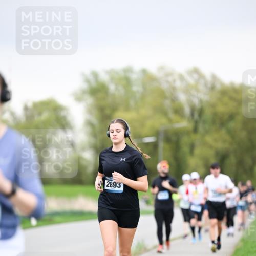 07.04.2024 - 43. Internationalen Wilhelmsburger Insellauf Dr. Thomas Lammeyer http://msf.ph/oto/6042235 07.04.2024 10:40:15 Laufen 2893 meine-sportfotos.de