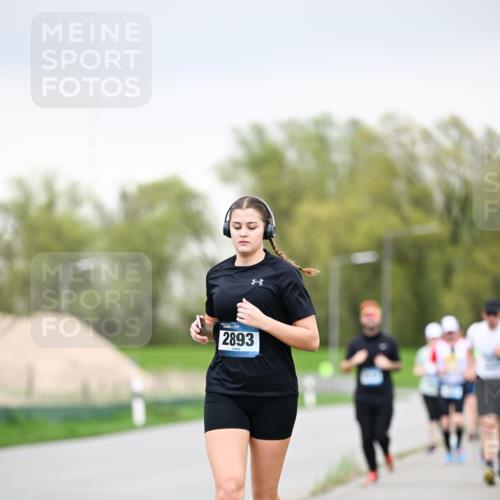 07.04.2024 - 43. Internationalen Wilhelmsburger Insellauf Dr. Thomas Lammeyer http://msf.ph/oto/6042248 07.04.2024 10:40:16 Laufen 2893 meine-sportfotos.de