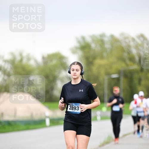 07.04.2024 - 43. Internationalen Wilhelmsburger Insellauf Dr. Thomas Lammeyer http://msf.ph/oto/6042250 07.04.2024 10:40:16 Laufen 2893 meine-sportfotos.de