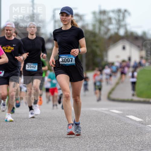 07.04.2024 - 43. Internationalen Wilhelmsburger Insellauf Michael Strokosch http://msf.ph/oto/6042263 07.04.2024 11:01:57 Laufen 315, 2042, 3007 meine-sportfotos.de