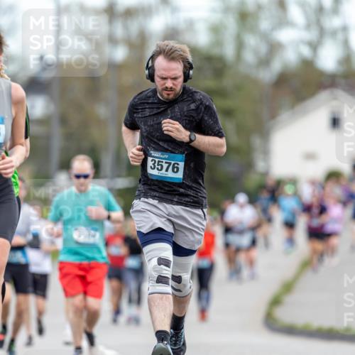 07.04.2024 - 43. Internationalen Wilhelmsburger Insellauf Michael Strokosch http://msf.ph/oto/6042271 07.04.2024 11:02:02 Laufen 2793, 3576 meine-sportfotos.de
