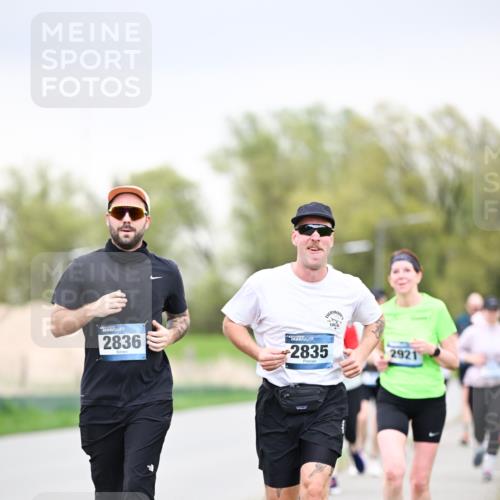 07.04.2024 - 43. Internationalen Wilhelmsburger Insellauf Dr. Thomas Lammeyer http://msf.ph/oto/6042275 07.04.2024 10:40:24 Laufen 2836, 2835, 2921 meine-sportfotos.de