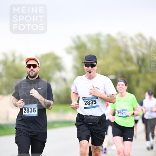 07.04.2024 - 43. Internationalen Wilhelmsburger Insellauf Dr. Thomas Lammeyer http://msf.ph/oto/6042280 07.04.2024 10:40:24 Laufen 2836, 2835, 2921 meine-sportfotos.de
