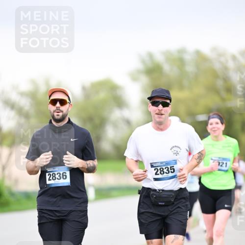 07.04.2024 - 43. Internationalen Wilhelmsburger Insellauf Dr. Thomas Lammeyer http://msf.ph/oto/6042284 07.04.2024 10:40:24 Laufen 2836, 2835 meine-sportfotos.de