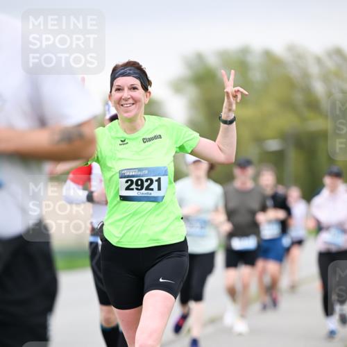 07.04.2024 - 43. Internationalen Wilhelmsburger Insellauf Dr. Thomas Lammeyer http://msf.ph/oto/6042314 07.04.2024 10:40:27 Laufen 43, 2921 meine-sportfotos.de