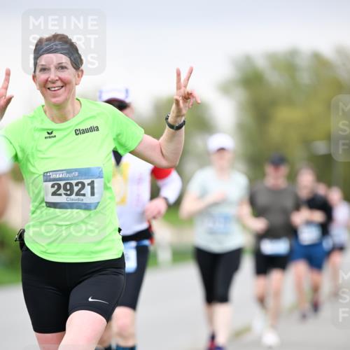 07.04.2024 - 43. Internationalen Wilhelmsburger Insellauf Dr. Thomas Lammeyer http://msf.ph/oto/6042324 07.04.2024 10:40:28 Laufen 2921 meine-sportfotos.de
