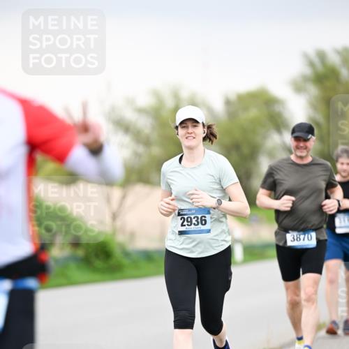 07.04.2024 - 43. Internationalen Wilhelmsburger Insellauf Dr. Thomas Lammeyer http://msf.ph/oto/6042333 07.04.2024 10:40:30 Laufen 2936, 3870 meine-sportfotos.de