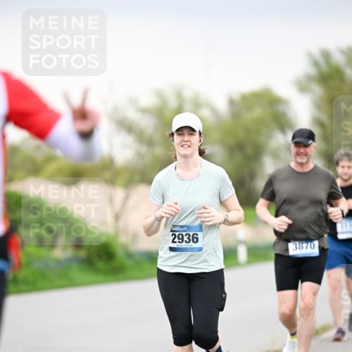 07.04.2024 - 43. Internationalen Wilhelmsburger Insellauf Dr. Thomas Lammeyer http://msf.ph/oto/6042335 07.04.2024 10:40:30 Laufen 2936, 3870 meine-sportfotos.de