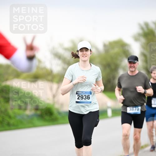 07.04.2024 - 43. Internationalen Wilhelmsburger Insellauf Dr. Thomas Lammeyer http://msf.ph/oto/6042337 07.04.2024 10:40:30 Laufen 2936, 3870 meine-sportfotos.de