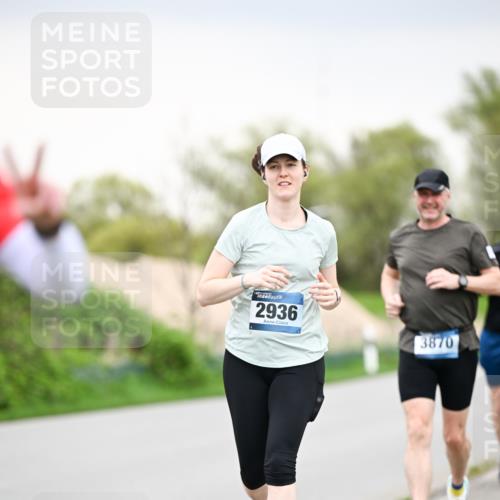 07.04.2024 - 43. Internationalen Wilhelmsburger Insellauf Dr. Thomas Lammeyer http://msf.ph/oto/6042339 07.04.2024 10:40:30 Laufen 2936, 3870 meine-sportfotos.de