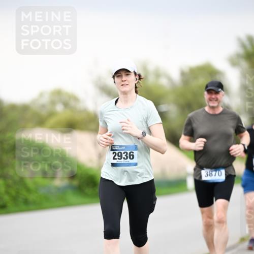 07.04.2024 - 43. Internationalen Wilhelmsburger Insellauf Dr. Thomas Lammeyer http://msf.ph/oto/6042343 07.04.2024 10:40:31 Laufen 2936, 3870 meine-sportfotos.de